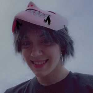 Meet your Posher, Dacoda